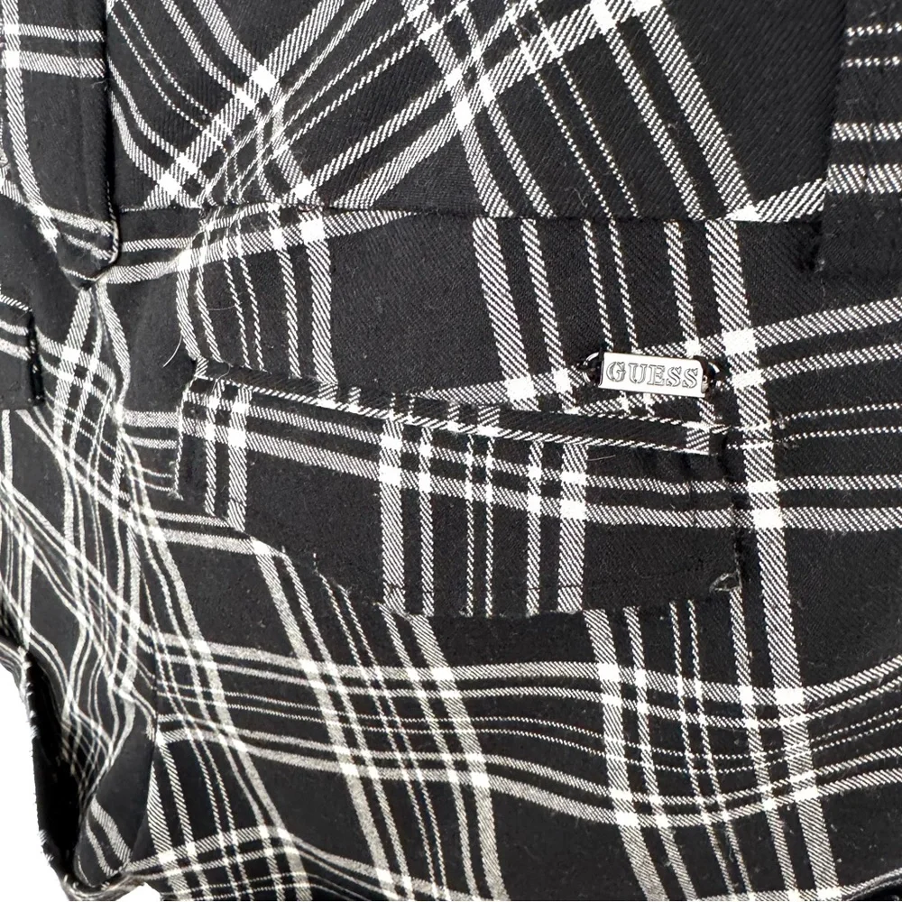 Guess Plaid Black and White Women's Shorts 30 - Picture 4 of 6